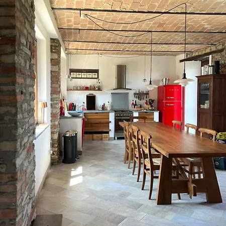Villa With Pool And Vineyard Views In Piedmont *